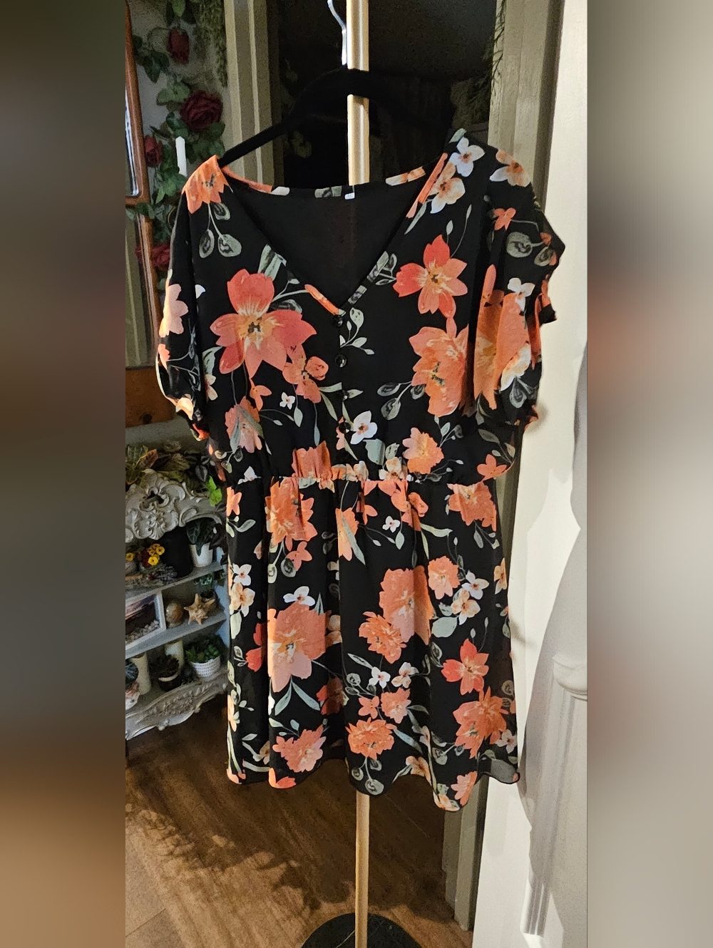 Floral V-Neck Short Sleeve Dress in Black and Coral